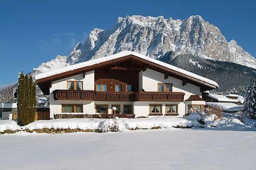 Haus Carmen Appartement Ehrwald Buitenkant foto