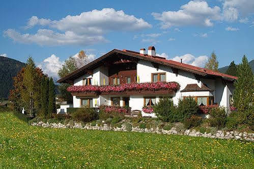 Haus Carmen Appartement Ehrwald Buitenkant foto